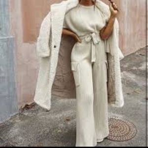 House of CB ‘Zaria’ & ‘McKenzie’ oatmeal sweater & trousers set